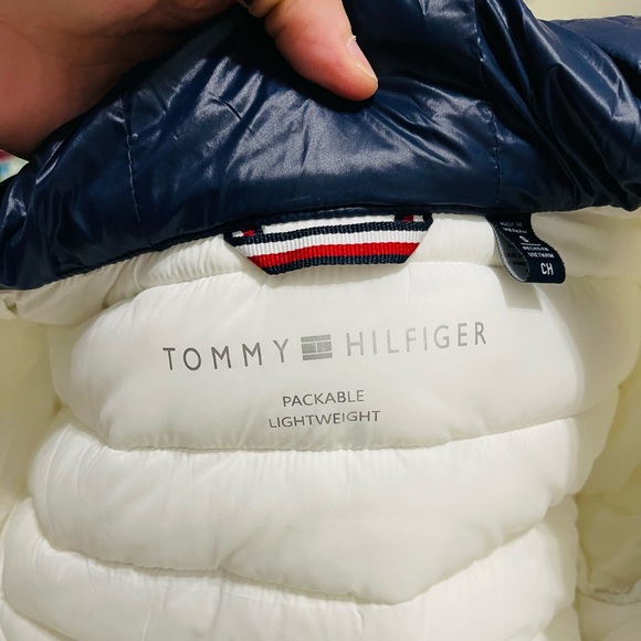 Like New Women Size Small Tommy Hilfiger Packable Hooded Puffer Jacket In white - Picture 10 of 16